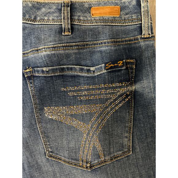 Seven7 bootcut jean size 24Wx32) - Picture 6 of 8